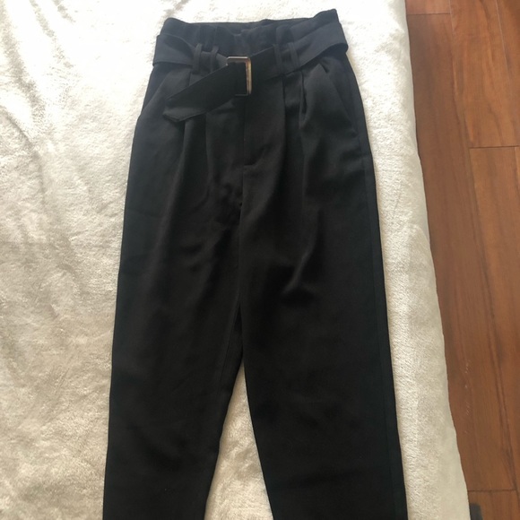 Stradivarius - Straight pant with belt, high waist - Picture 1 of 3